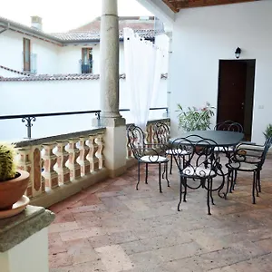  Apartment Maghetti - Modernized Flat In Historic Palazzo In The Center Of Italien